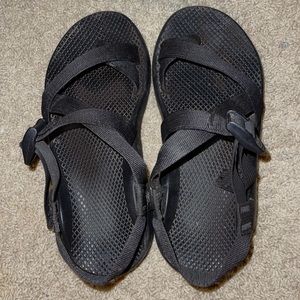 Men’s black chacos